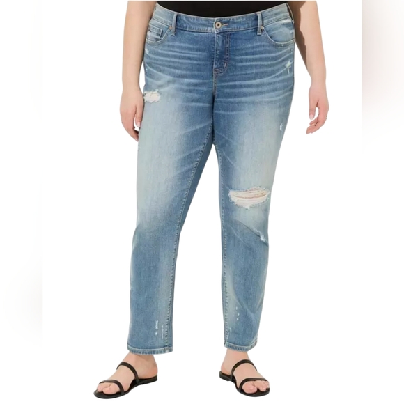 Torrid Short Boyfriend Straight Vintage Stretch Mid-Rise Jean Distressed 22S - Picture 12 of 12